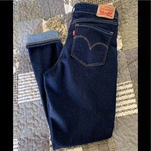 LEVI’S 711 SKINNY JEANS